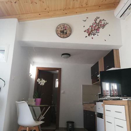 Small Studio With Yard 하니아 외부 사진