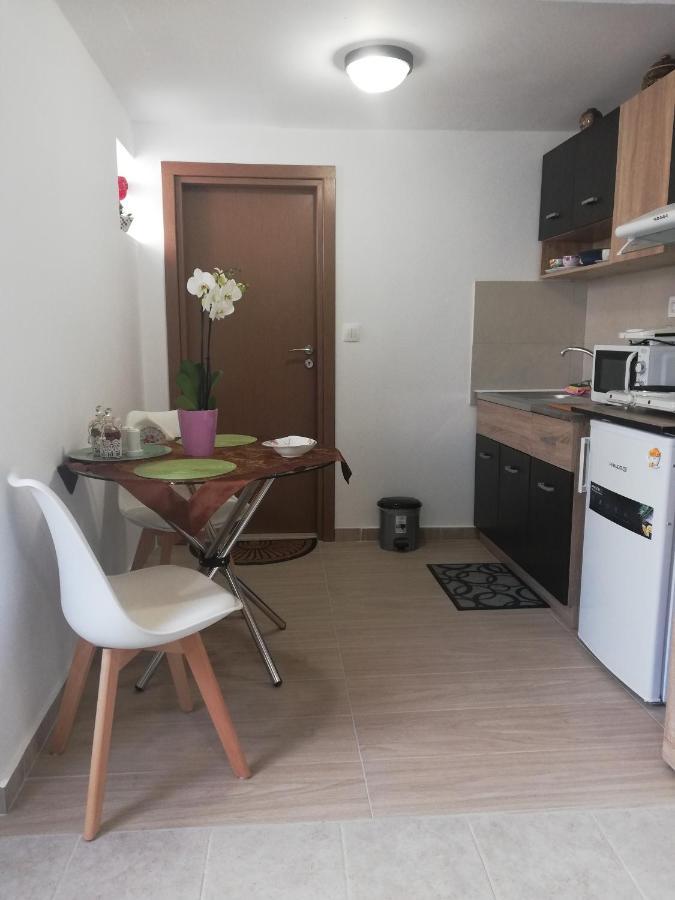 Small Studio With Yard 하니아 외부 사진